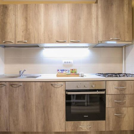 Golden Apartment Baneasa Bucharest Exterior photo
