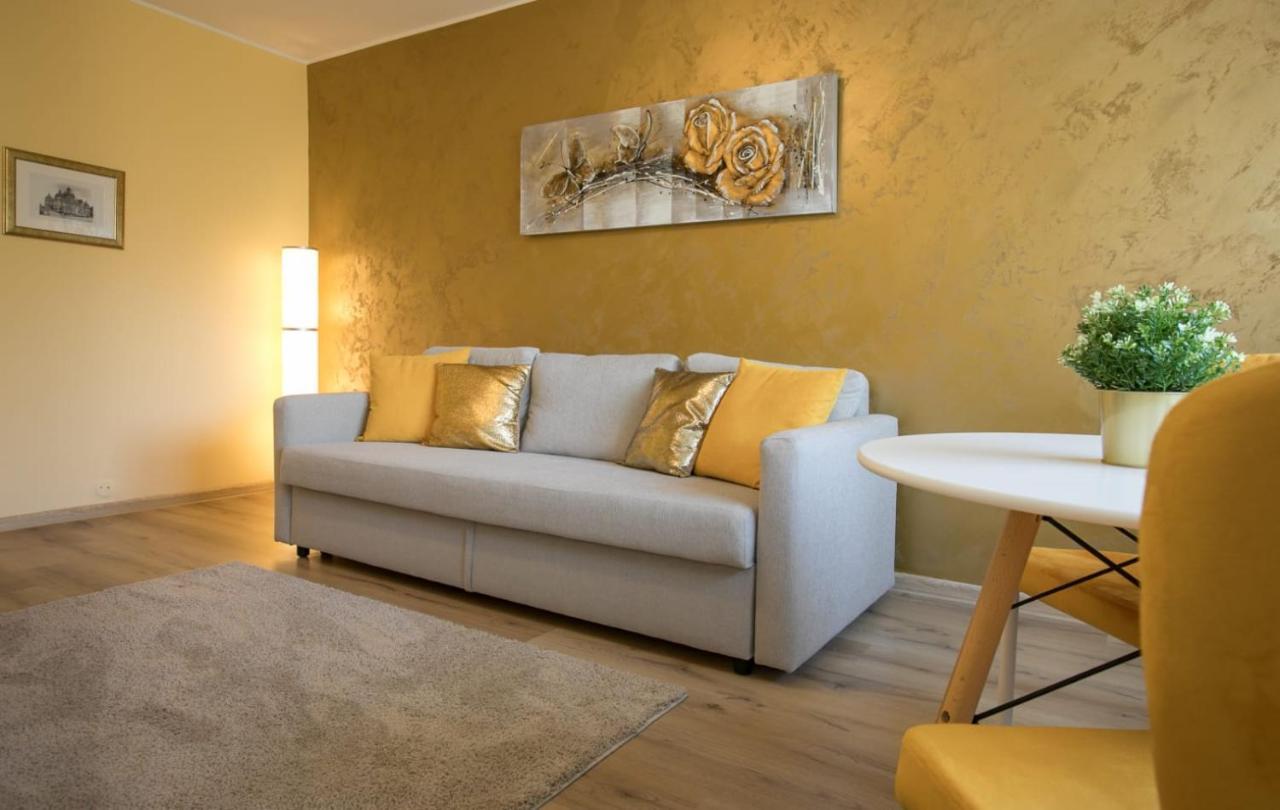 Golden Apartment Baneasa Bucharest Exterior photo